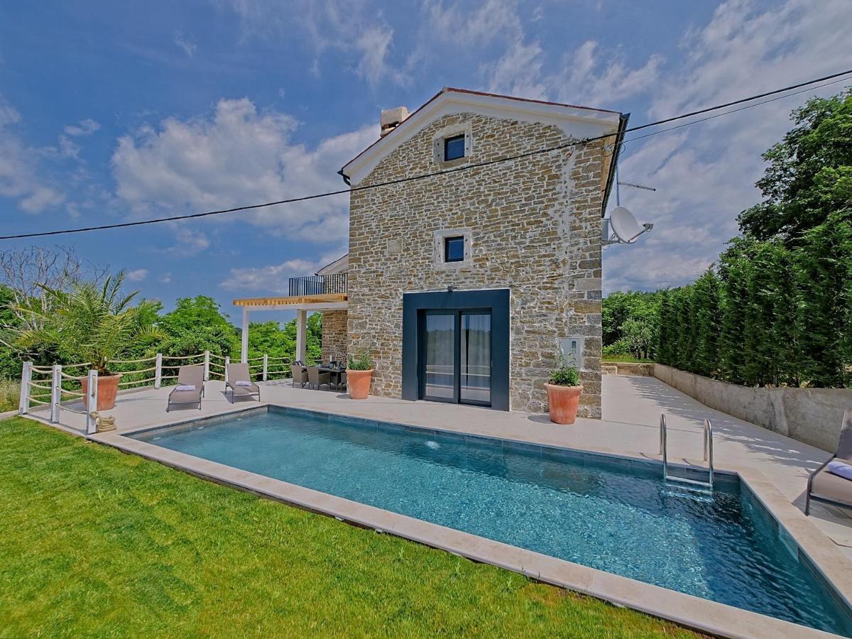 Villa Carica Krasica  ภายนอก รูปภาพ
