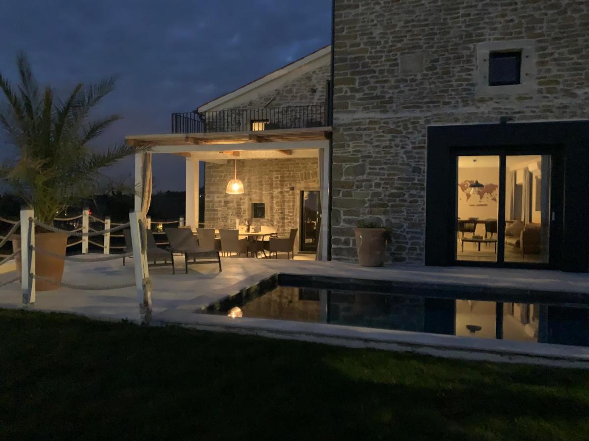 Villa Carica Krasica  ภายนอก รูปภาพ